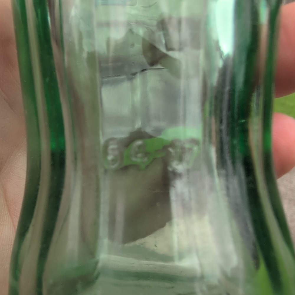 Vintage Coca-Cola Glass Bottle Gainesville GA Green Contour Hobbleskirt 6.5 oz - Picture 3 of 3